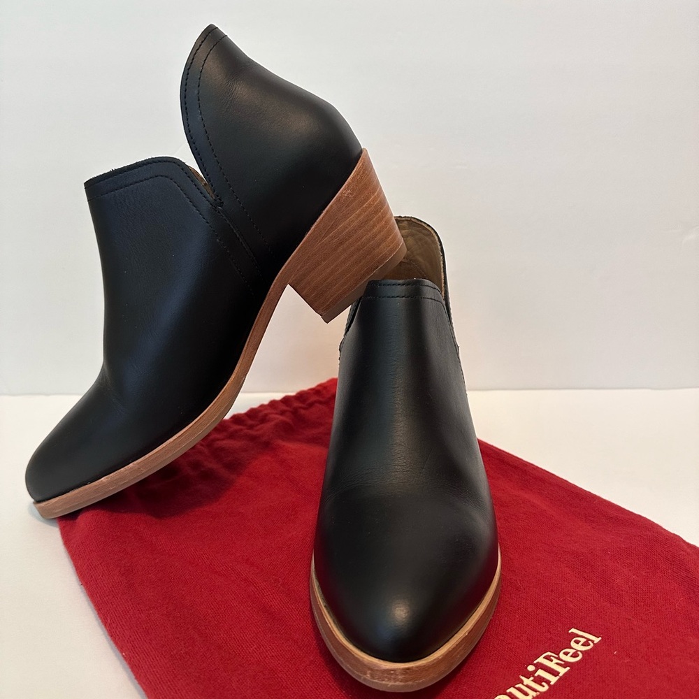 Nisolo Black Ankle Booties Sleek Modern Design Sz 7